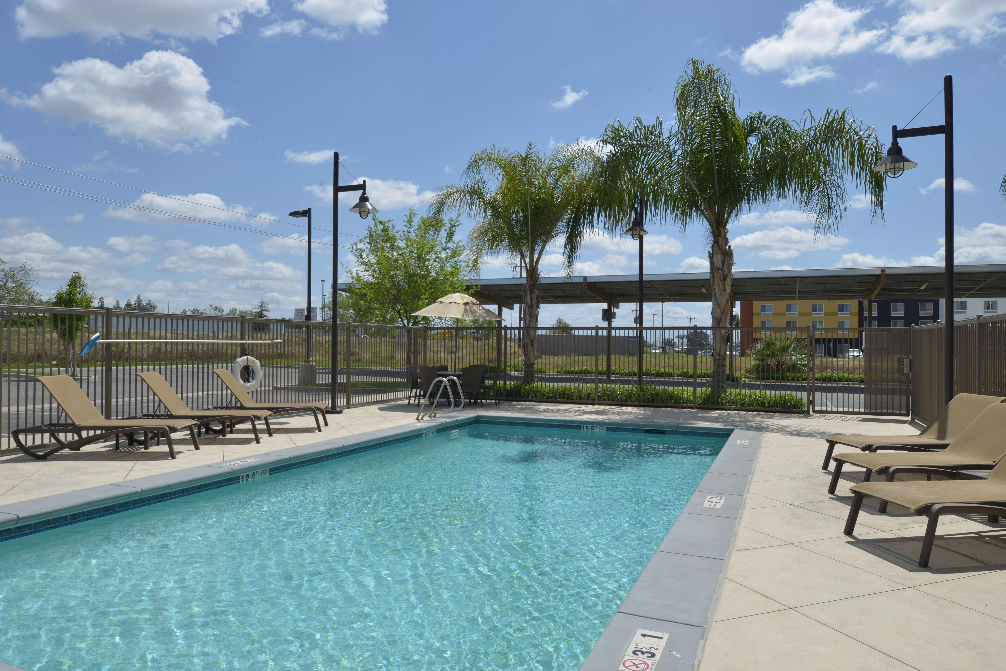 Hampton Inn And Suites Bakersfield North-Airport Zewnętrze zdjęcie
